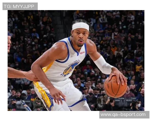 穆迪成为勇士队史第三年轻连场得分20分并投中5个三分球的球员